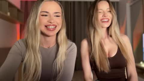 Snapshot of julia_rle chatting on November 4, 2025, 10:42 pm Julia R Le online show from November 4, 2025, 10:42 pm