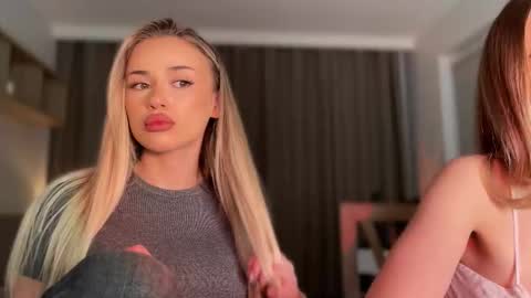 Snapshot of julia_rle chatting on November 12, 2025, 11:47 pm Julia R Le online show from November 12, 2025, 11:47 pm