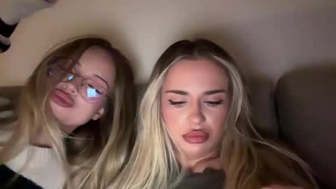 Snapshot of julia_rle chatting on November 24, 2025, 11:04 pm Julia R Le online show from November 24, 2025, 11:04 pm