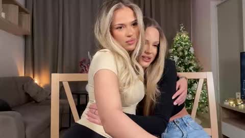 Snapshot of julia_rle chatting on December 4, 2025, 8:28 pm Julia R Le online show from December 4, 2025, 8:28 pm