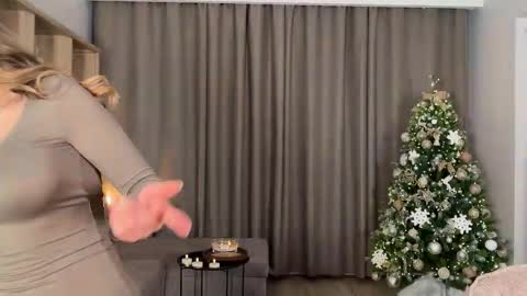 Snapshot of julia_rle chatting on January 13, 2026, 9:31 pm Julia R Le online show from January 13, 2026, 9:31 pm