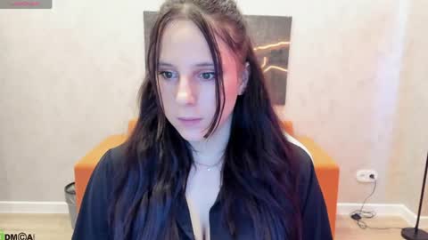 Julia Shyy online show from May 7, 2026, 1:00 am
