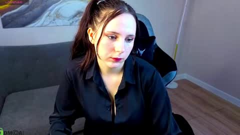 Julia Shyy online show from May 14, 2026, 1:34 am
