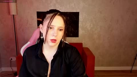 Julia Shyy online show from May 19, 2026, 1:11 am