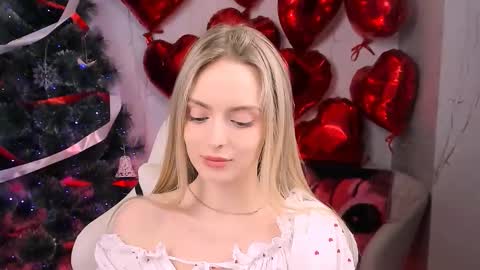 Snapshot of juliabrewwer chatting on February 13, 2026, 4:14 pm Julia online show from February 13, 2026, 4:14 pm