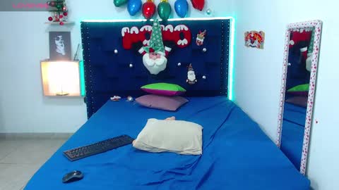 Julia online show from January 7, 2025, 6:24 pm