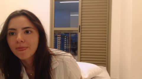 juliaby online show from December 22, 2024, 10:15 pm