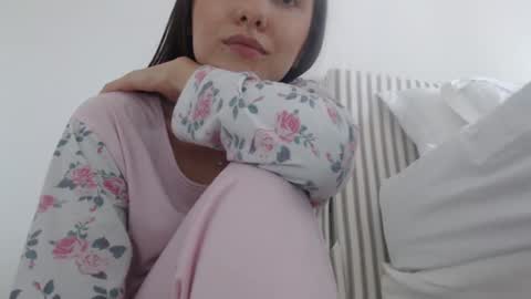 juliaby online show from January 31, 2025, 5:42 pm