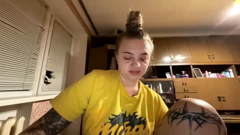 Snapshot of juliacrazy_ chatting on October 4, 2025, 3:43 pm juliacrazy_ online show from October 4, 2025, 3:43 pm