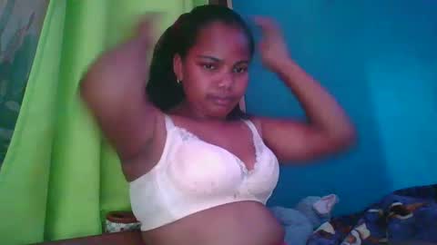 juliah02 online show from February 3, 2025, 10:58 am