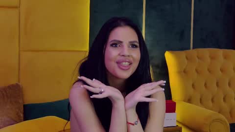 Snapshot of juliaharveyy chatting on March 12, 2025, 5:35 am Julia online show from March 12, 2025, 5:35 am