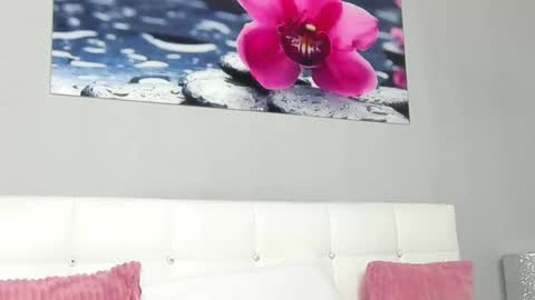 Snapshot of juliahunts chatting on February 27, 2025, 8:17 am JuliaHunt online show from February 27, 2025, 8:17 am