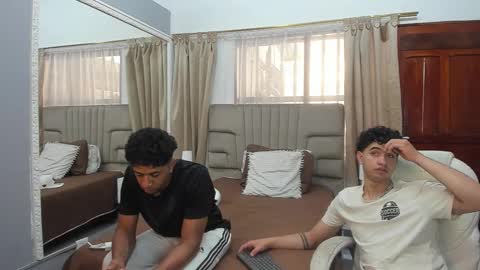 julian billy online show from February 12, 2025, 2:43 pm