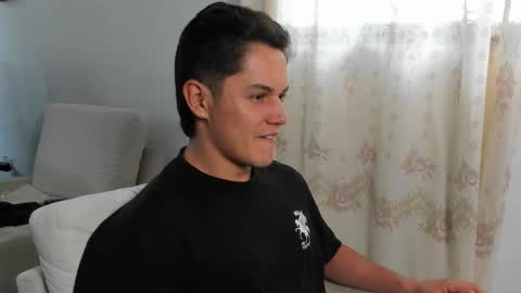 Snapshot of julian_wallace1 chatting on May 30, 2026, 6:05 pm julian_wallace1 online show from May 30, 2026, 6:05 pm