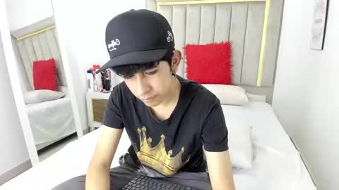 Snapshot of julian_xp chatting on January 9, 2026, 7:15 pm Julian online show from January 9, 2026, 7:15 pm