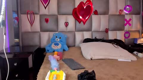 juliana_js_ online show from February 13, 2025, 12:13 am