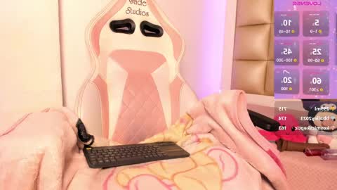 juliana_js_ online show from September 13, 2025, 4:40 pm