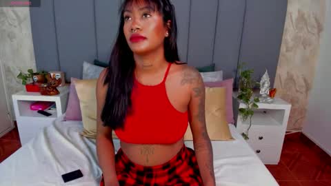 juli online show from October 20, 2025, 12:55 am