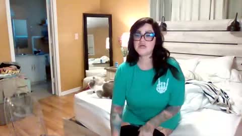 Texas Mamasita online show from March 4, 2025, 4:09 pm