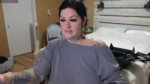 Snapshot of julianaxxxrose chatting on April 16, 2026, 2:40 pm Texas Mamasita online show from April 16, 2026, 2:40 pm