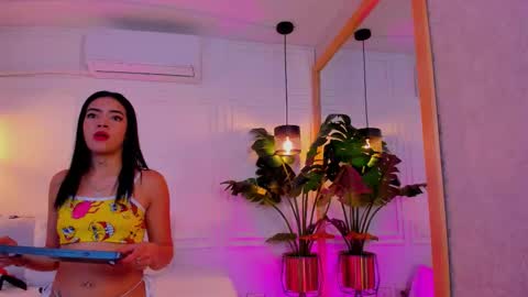 Snapshot of julianna_suarez chatting on October 9, 2025, 3:04 am julianna_suarez online show from October 9, 2025, 3:04 am