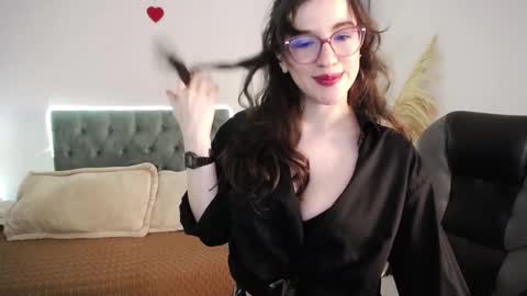 Julianne online show from December 14, 2025, 1:44 am