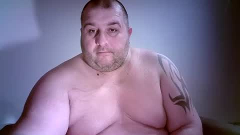 Snapshot of julianoparno chatting on January 8, 2026, 9:28 pm Juliano online show from January 8, 2026, 9:28 pm