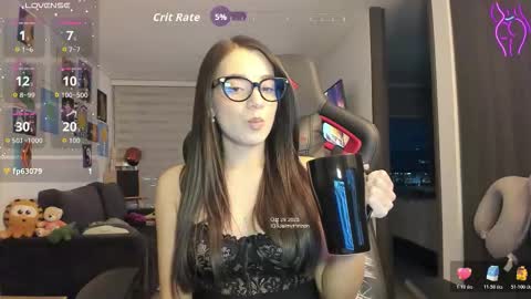 Snapshot of julidavila chatting on October 29, 2025, 11:06 pm Jeimy Help me to reach 100 thumbs up online show from October 29, 2025, 11:06 pm