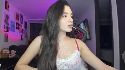 Snapshot of julidavila chatting on February 15, 2026, 1:24 am Jeimy Help me to reach 100 thumbs up online show from February 15, 2026, 1:24 am