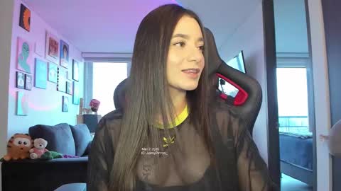 Snapshot of julidavila chatting on March 2, 2026, 10:38 pm Jeimy Help me to reach 100 thumbs up online show from March 2, 2026, 10:38 pm