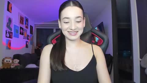 Snapshot of julidavila chatting on March 19, 2026, 12:58 am Jeimy Help me to reach 100 thumbs up online show from March 19, 2026, 12:58 am