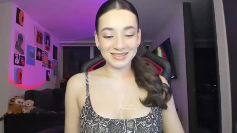 Snapshot of julidavila chatting on April 23, 2026, 12:23 am Jeimy Help me to reach 100 thumbs up online show from April 23, 2026, 12:23 am