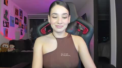 Snapshot of julidavila chatting on May 19, 2026, 1:56 am Jeimy Help me to reach 100 thumbs up online show from May 19, 2026, 1:56 am