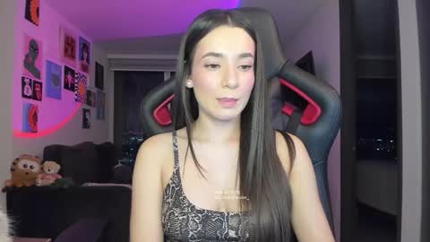 Snapshot of julidavila chatting on May 27, 2026, 1:13 am Jeimy Help me to reach 100 thumbs up online show from May 27, 2026, 1:13 am