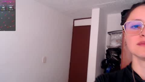 Snapshot of julie_autmn_ chatting on January 19, 2025, 6:21 pm yules online show from January 19, 2025, 6:21 pm