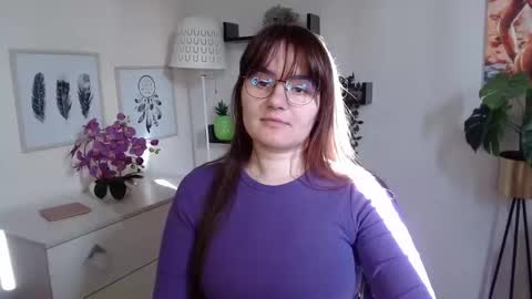 Snapshot of julie_extasy chatting on October 10, 2025, 12:37 pm Julie online show from October 10, 2025, 12:37 pm