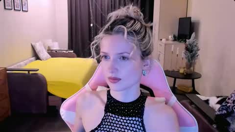 Julie online show from November 13, 2025, 3:55 pm