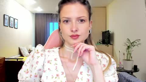 Julie online show from June 16, 2026, 2:19 pm