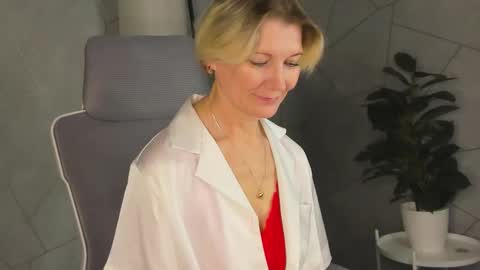 Julie Lucasss online show from March 19, 2026, 12:58 am