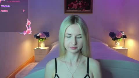 julieblazex online show from June 19, 2026, 8:34 pm