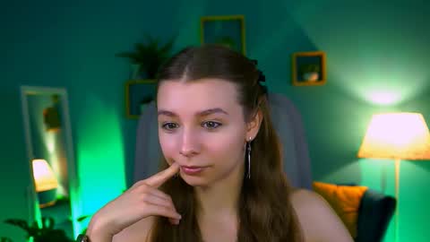 Snapshot of juliedaniel chatting on October 21, 2025, 4:24 am juliedaniel online show from October 21, 2025, 4:24 am