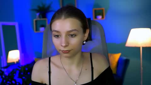 Snapshot of juliedaniel chatting on October 24, 2025, 4:31 am juliedaniel online show from October 24, 2025, 4:31 am