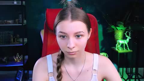 Snapshot of juliedaniel chatting on November 12, 2025, 5:30 am juliedaniel online show from November 12, 2025, 5:30 am