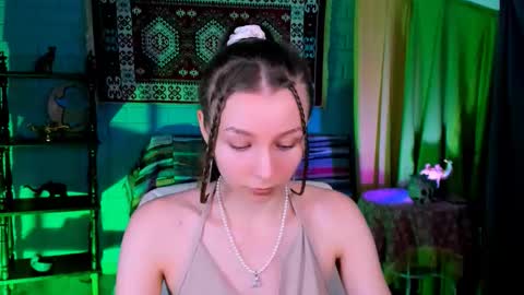 Snapshot of juliedaniel chatting on November 19, 2025, 8:14 am juliedaniel online show from November 19, 2025, 8:14 am