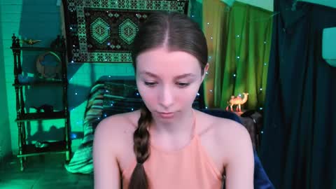 Snapshot of juliedaniel chatting on April 23, 2026, 4:14 am juliedaniel online show from April 23, 2026, 4:14 am