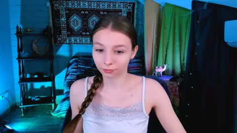 Snapshot of juliedaniel chatting on April 27, 2026, 4:10 am juliedaniel online show from April 27, 2026, 4:10 am