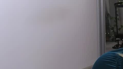 Julia online show from February 22, 2025, 8:53 pm