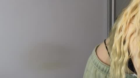 Julia online show from September 16, 2025, 12:00 am