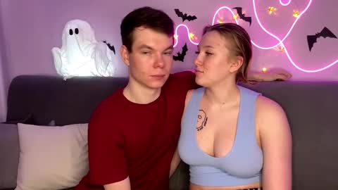 Julie and Thomas online show from October 26, 2025, 8:09 am