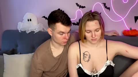 Julie and Thomas online show from November 2, 2025, 8:06 am